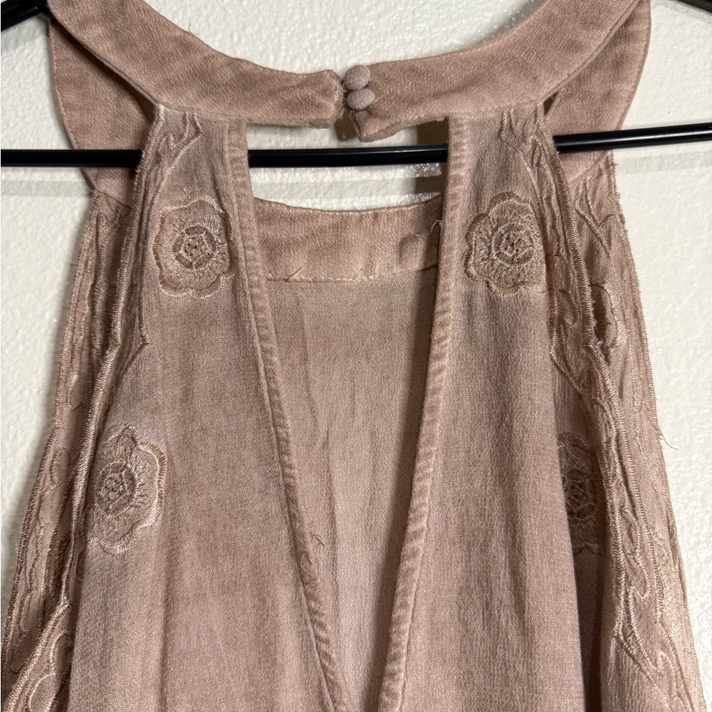 POL Taupe Color Sleeveless Tank Top w/ Lace Embroidery (Box G) - Picture 5 of 6